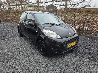 krockskadad bil auto Peugeot 107  2013/1