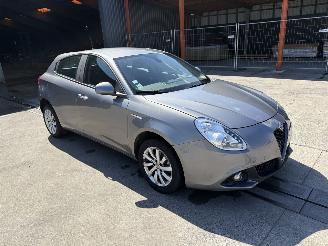 Coche accidentado Alfa Romeo Giulietta 1.6 JTD - 16V TURBO MULTIJET 2017/10