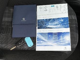 Peugeot 108 1.0 e-VTi Active 5 deurs | Airco LED Mistlampen picture 16