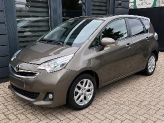 krockskadad bil auto Toyota Verso S 1.3 VVT-i Dynamic | Navi Panoramadak Camera 2015/2