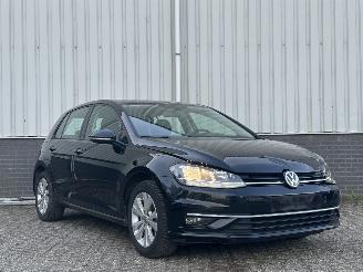 damaged passenger cars Volkswagen Golf 1.0TSI Highline 2018/1