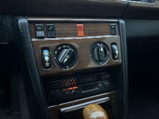 Mercedes  W124 230E picture 9