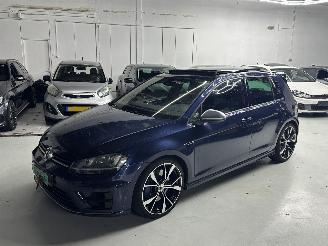 Damaged car Volkswagen Golf 2.0TSI R 4Motion 300pk 2014/1