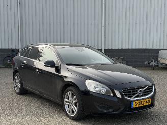 Voiture accidenté Volvo V-60 Volvo V60 2.0T Summum Automaat 2011/4