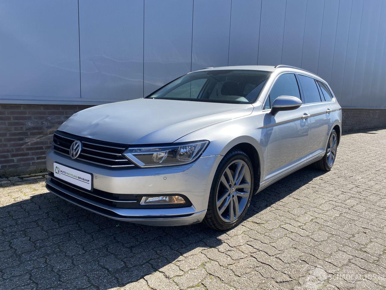 Volkswagen Passat Comfortline, Trekhaak, Camera, Airco