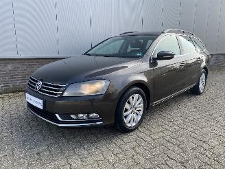krockskadad bil auto Volkswagen Passat Variant 1.4 TSI Comfort Executive Line BlueMotion AUTOMAAT NAVIGATIE 2012/6