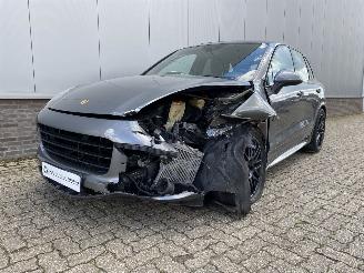 Vaurioauto  passenger cars Porsche Cayenne GTS 3.6 V6 440pk Bose, Sportchrono, Camera, Stoelverwarming Voor/Achter, Verwarmd Stuurwiel, LED| 2017/1