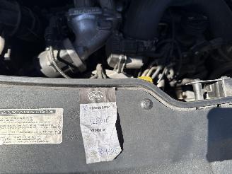 Volkswagen Transporter 2.0 TDI L1H2 Highline Bi Xenon Airco picture 13