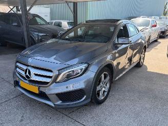 Voiture accidenté Mercedes Cla-klasse 200d AMG LINE PANO NAP 2016/7