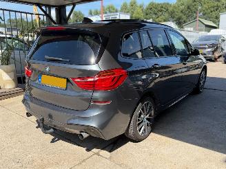 BMW 2-serie 220i M PERFORMANCE PANO XENON 7 PERSOONS picture 3