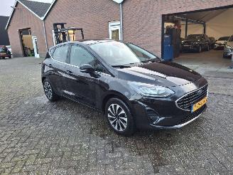 Schadeauto Ford Fiesta 1.0  hybrid   titanium  navi 2022/4