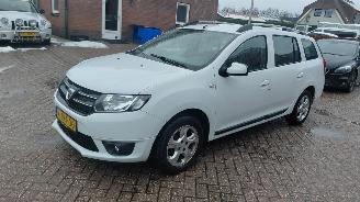 Vaurioauto  passenger cars Dacia Sandero 0.9 tce  66kw airco navi 2014/4