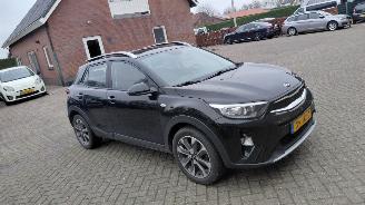 Schadeauto Kia Stonic 1.0i  dynamic line   navi 2019/2