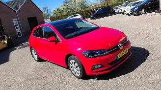 Schadeauto Volkswagen Polo 1.0 tsi  70kw   pano navi 2020/11
