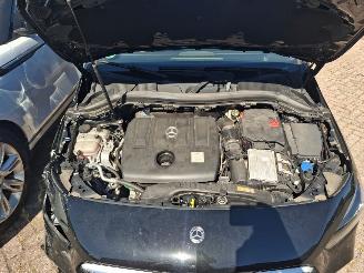 Mercedes B-klasse 180d  116pk navi clima amg uitvoering picture 12