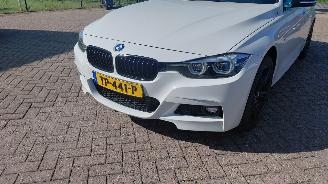 krockskadad bil auto BMW 3-serie 318i  m sports clima 2018/9