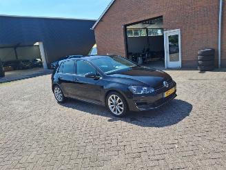 Vaurioauto  passenger cars Volkswagen Golf 1.2 tsi  105pk automaat   navi clima 2014/12