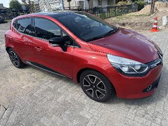 Renault Clio 0.9 TCE DYNAMIQUE LICHTE SCHADE!  BOUWJAAR 2015  4850 EURO picture 5