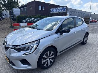 Unfallwagen Renault Clio 1.0 90 EQUILIBRE BOUWJAAR 2023  67945 KM VASTE PRIJS 8150 EURO 2023/4