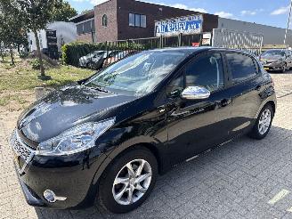 Voiture accidenté Peugeot 208 1.2 PURETECH STYLE LICHTE SCHADE! 99065 NAP 2015  2650 EURO 2015/5
