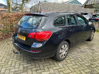 uszkodzony samochody osobowe Opel Astra SPORTS TOURER 1.4 NAVI AIRCO 2012/1