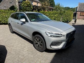 Schadeauto Volvo V-60 2.0 B3 CORE NL AUTO KM NAP 2022/10