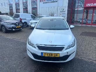 Schadeauto Peugeot 308 1.6 THP ACTIVE 2014/5