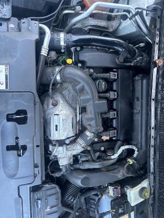 Peugeot 308 1.6 THP ACTIVE picture 16