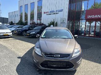 Schadeauto Ford Mondeo 2.0 16V LIMITED 2012/1