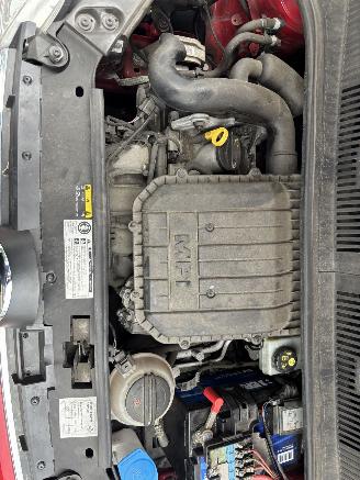 Volkswagen Up! rijdbare schade picture 17