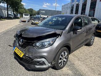 Unfallwagen Renault Captur 0.9 TCe Limited 2018/6