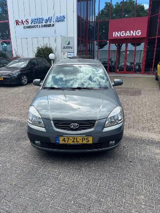Schadeauto Kia Rio  2008/3