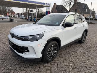 uszkodzony samochody osobowe Volkswagen Tiguan 1.5 eTSi 150 Pk Mild Hybride DSG. Goal 2025/7