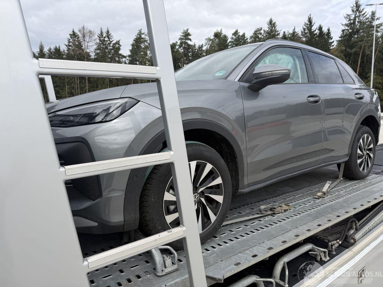 Volkswagen T-Roc 1.5 e-TSi DSG Goal. Nieuwste model