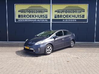 skadebil auto Toyota Prius 1.8 Plug-in Executive Business 2013/11