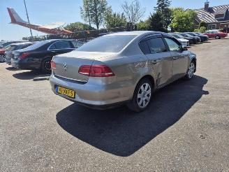 damaged passenger cars Volkswagen Passat 1.6 TDi 2012/6