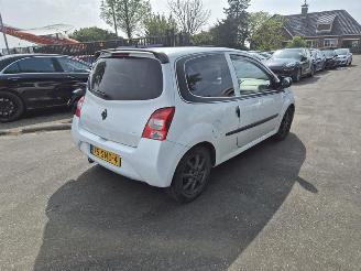Schadeauto Renault Twingo 1.2 16v 2011/11