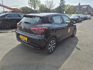 krockskadad bil auto Renault Clio 1.0 TCe 2023/10
