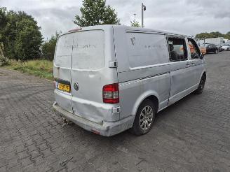 démontage fourgonnettes/vécules utilitaires Volkswagen Transporter 2.5 TDI 96 KW 2006/8