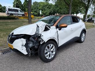 Schadeauto Renault Captur E-TECH PLUG-IN HYBRID  1598 cc 2020/12