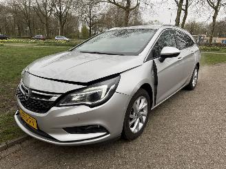 uszkodzony samochody osobowe Opel Astra SPORTS TOURER+ 2019/1