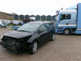 Unfallwagen Kia Ceed 1.6 CRDI Break Comfort 2014/2