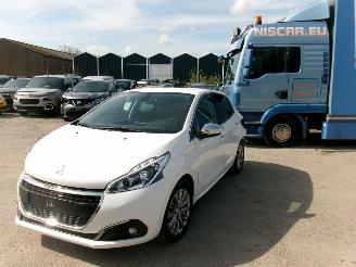 Unfallwagen Peugeot 208 1.2 Allure 5 DRS 2019/1