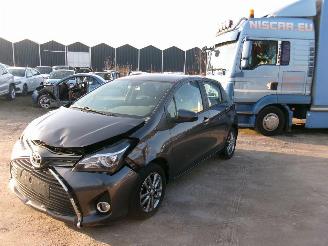 krockskadad bil auto Toyota Yaris 1.0 Comfort 5 Drs 2015/6