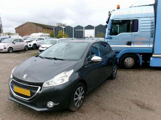 Unfallwagen Peugeot 208 1.2 Allure 5 Drs 2013/9
