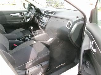 Nissan Qashqai 1.2 LE Sport - N-Connect picture 21