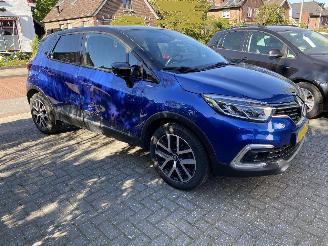 uszkodzony samochody osobowe Renault Captur Version-S 1.3 150PK 4cil VASTE PRIJS 2019/5