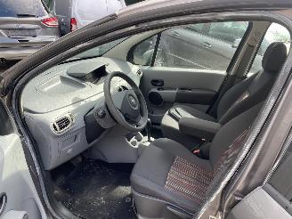Renault Modus Automaat 1.6 82KW VASTE PRIJS picture 31