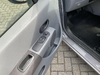 Renault Modus Automaat 1.6 82KW VASTE PRIJS picture 28