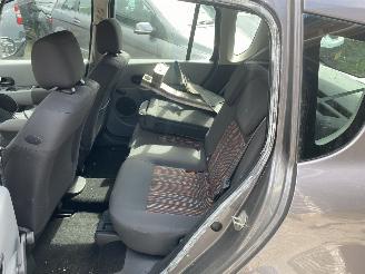 Renault Modus Automaat 1.6 82KW VASTE PRIJS picture 30
